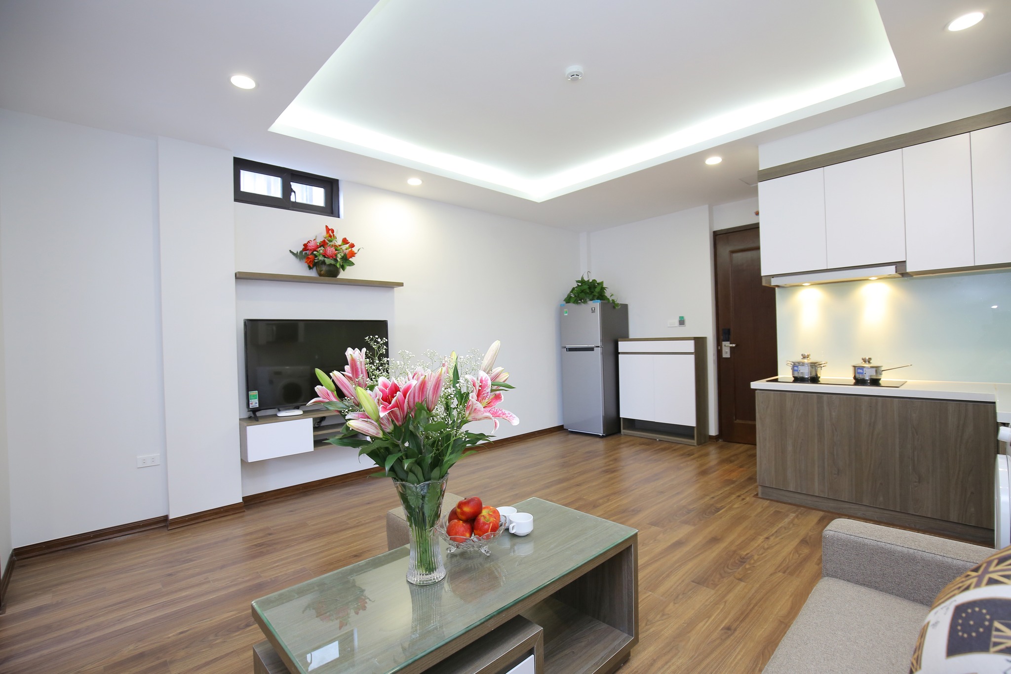 Cho thuê CHDV tại 12 Đào Tấn - Ba Đình cách Lotte 1km